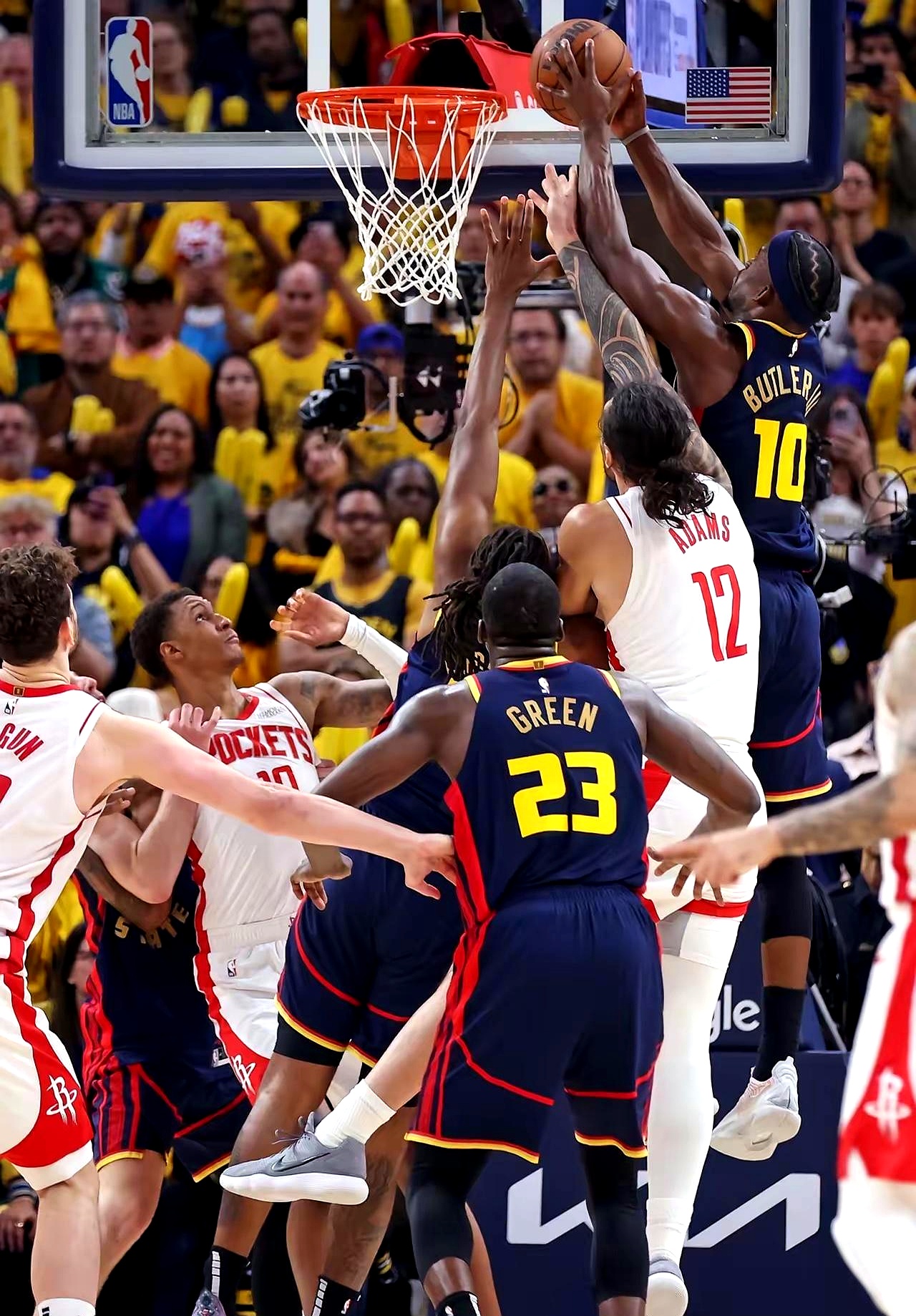 九游网页版登录入口-包含巴特勒连续十场比赛得分超过反败为胜，雄鹿不断突破！全场沸腾不已的词条