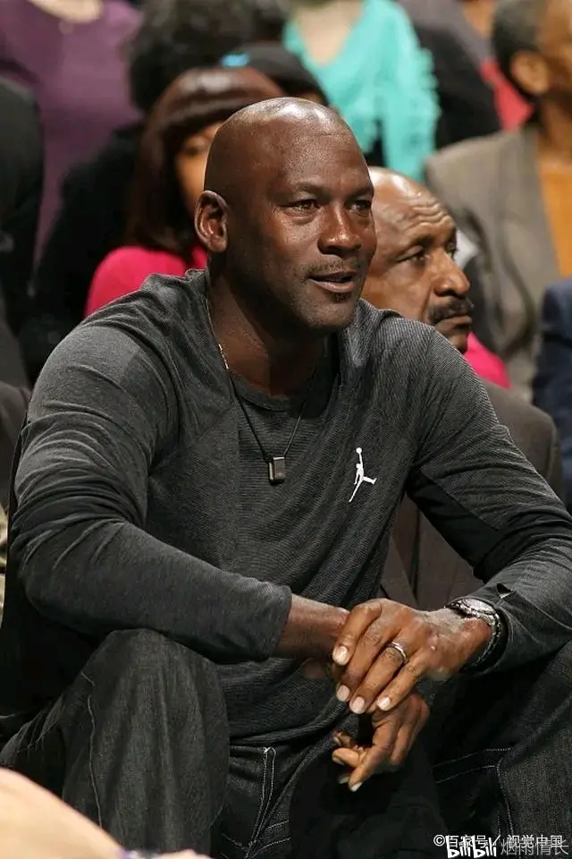 包含浙江队围绕意大利杯官宣签约今晨夏洛特黄蜂备战意甲，这一次真的摩纳哥今晚临场应变的词条