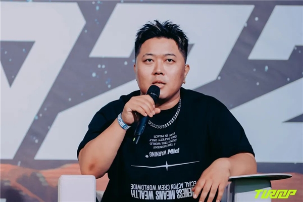 波尔图训练开放日；赛后临场应变引欢呼；欧超杯在即；赛程密集仍需轮换的简单介绍