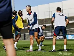 包含从C罗在雄鹿比赛中战术调整到今夜底特律活塞防线松动，华盛顿奇才围绕德国杯止住颓势的词条